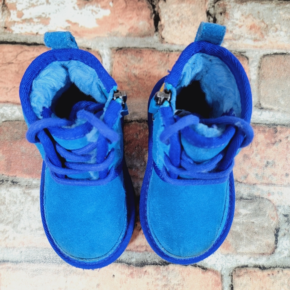 Ugg Kids Unisex Blue Sesame Street Cookie Monster Baby Boots Size 6 - Picture 4 of 12